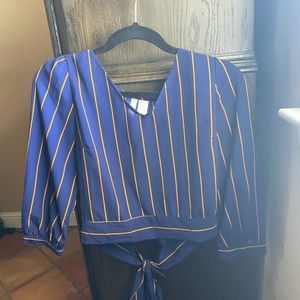 Cute striped top!